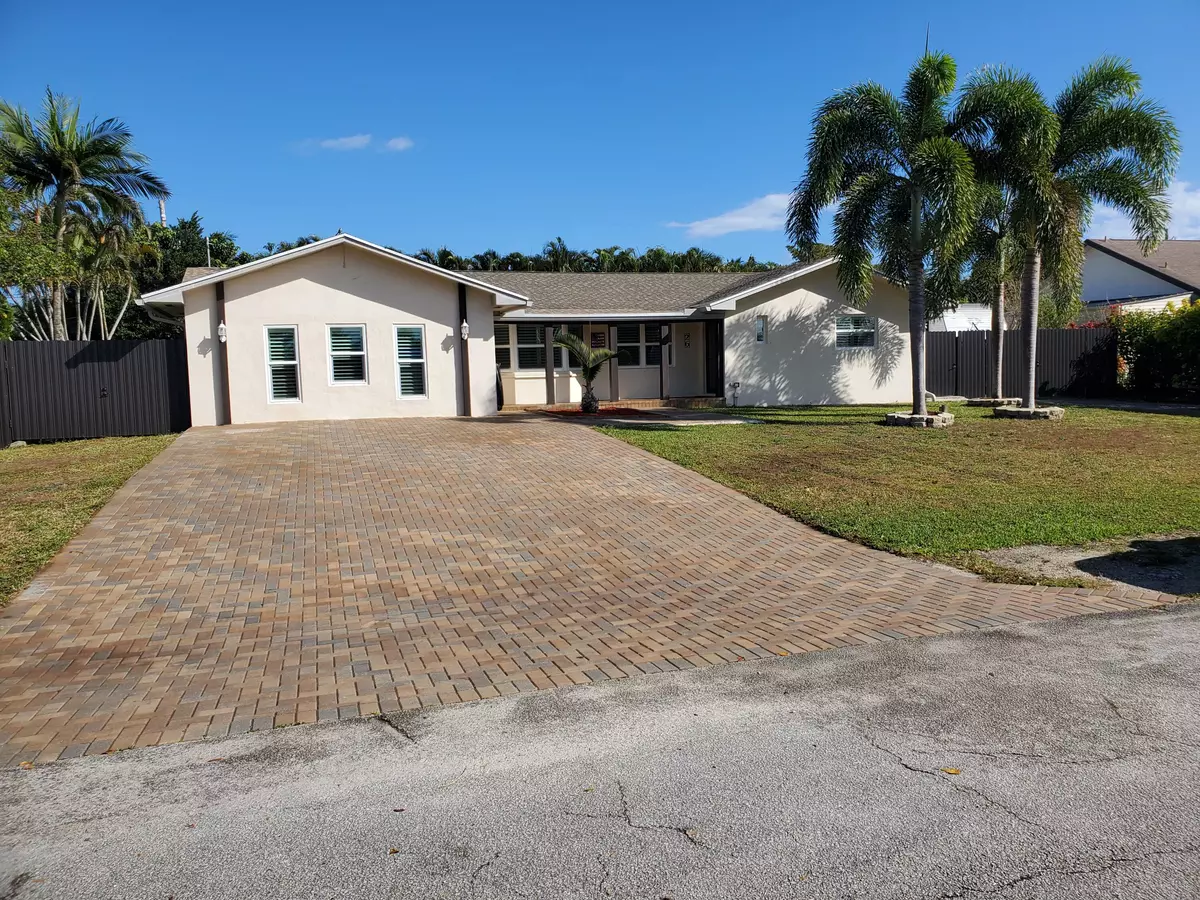 Lake Worth, FL 33467,26 W Pine Tree AVE