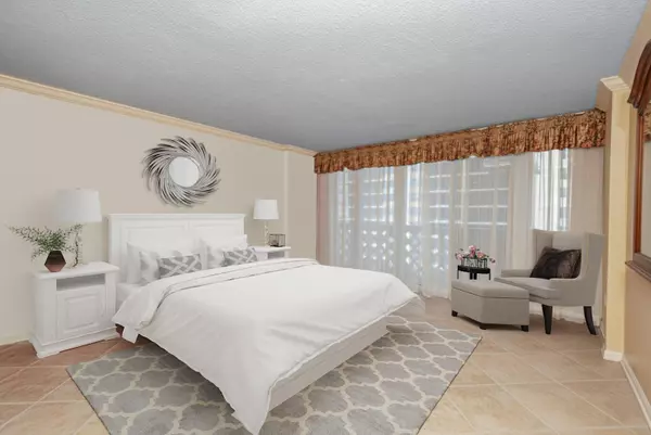 Boca Raton, FL 33432,1200 S Ocean BLVD 11d