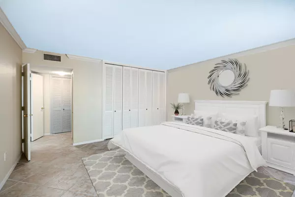 Boca Raton, FL 33432,1200 S Ocean BLVD 11d