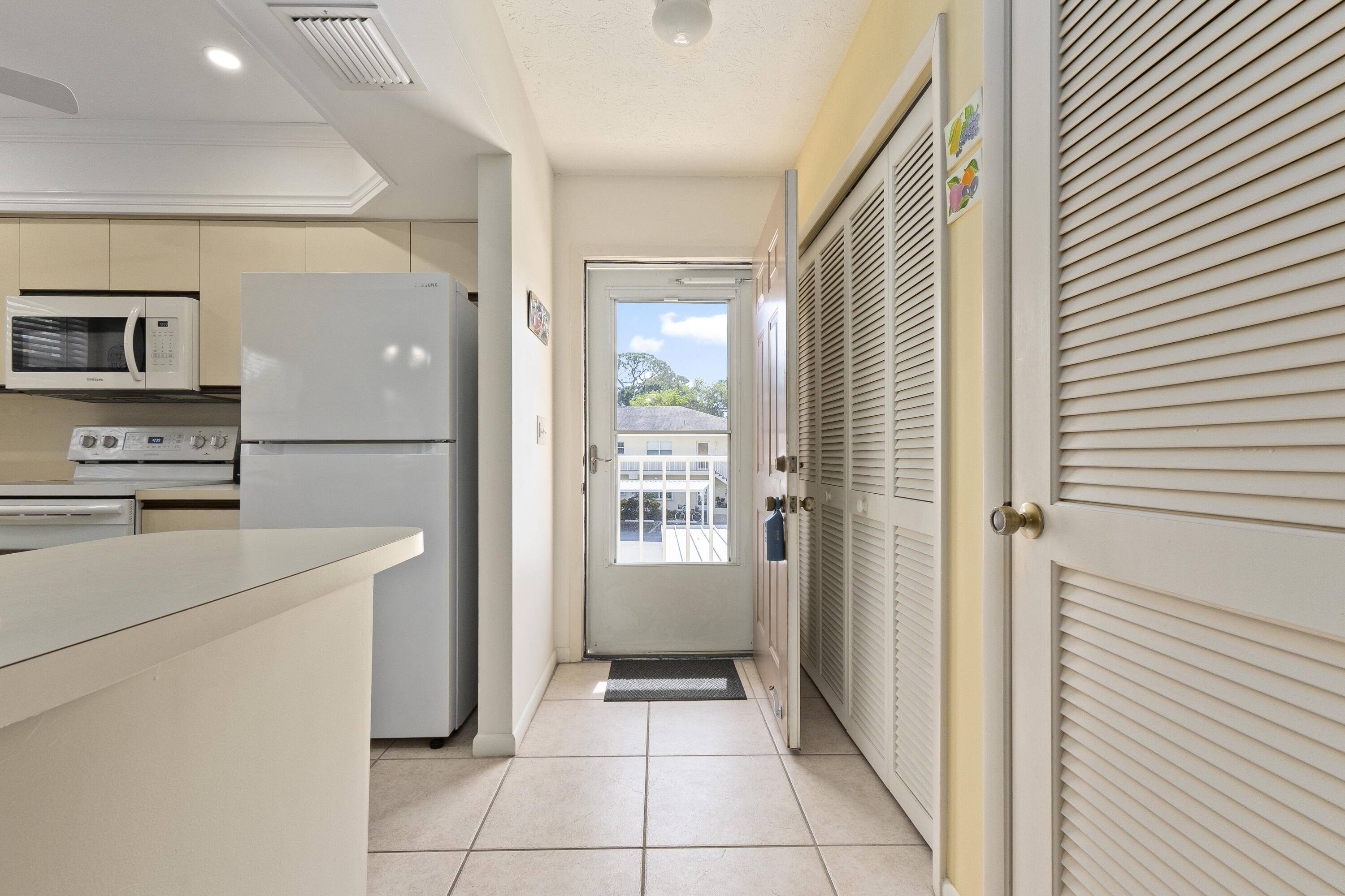 Stuart, FL 34996,2950 SE Ocean BLVD 117-8