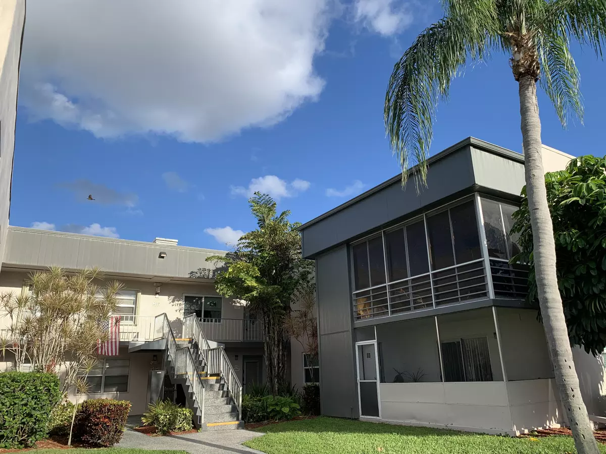 Delray Beach, FL 33484,750 Burgundy P