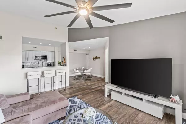 Hypoluxo, FL 33462,157 Yacht Club WAY 304