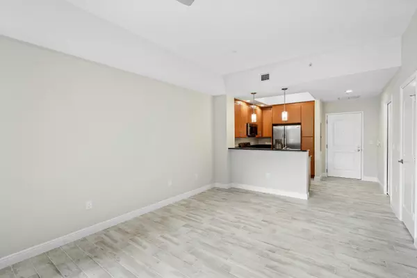 West Palm Beach, FL 33401,701 S Olive AVE 1011