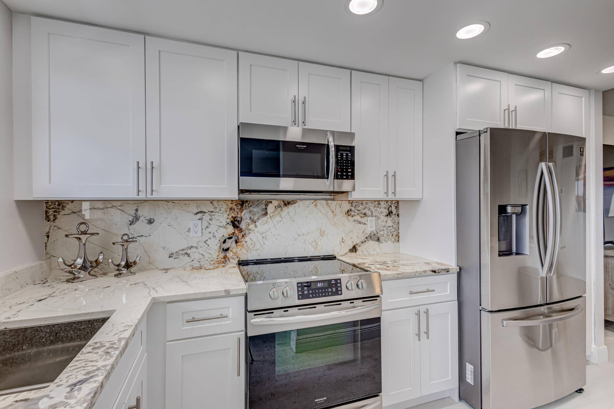 North Palm Beach, FL 33408,104 Paradise Harbour BLVD 312