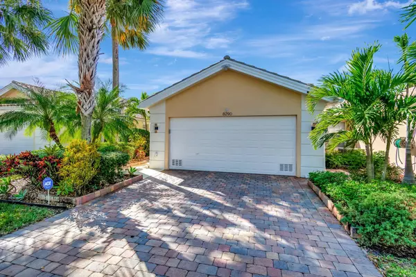 8290 Saint Johns CT, Wellington, FL 33414