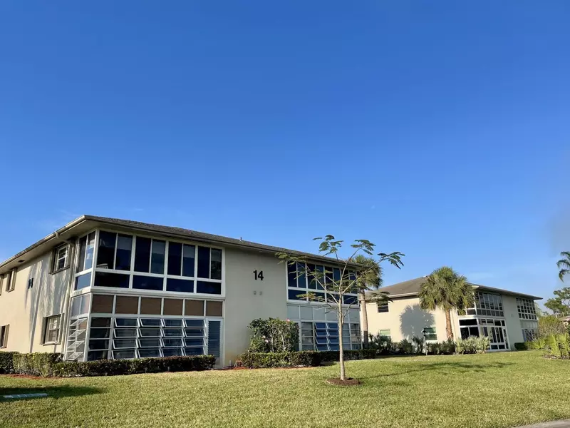 14 Lake Vista TRL 102, Port Saint Lucie, FL 34952