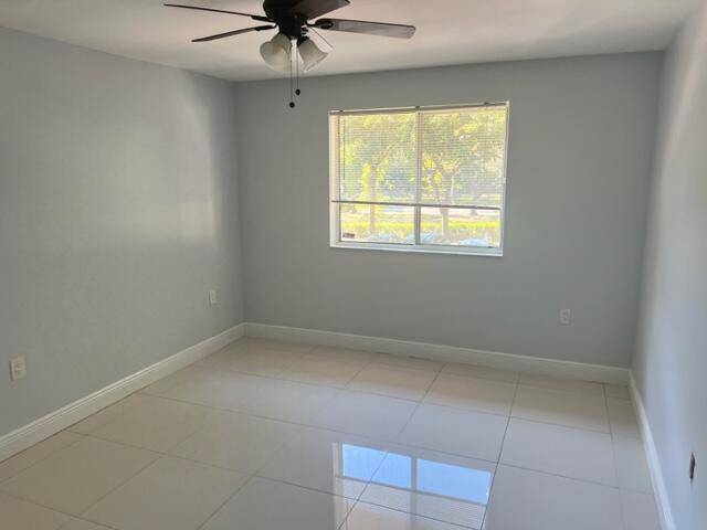 West Palm Beach, FL 33409,17202 Glenmoor DR