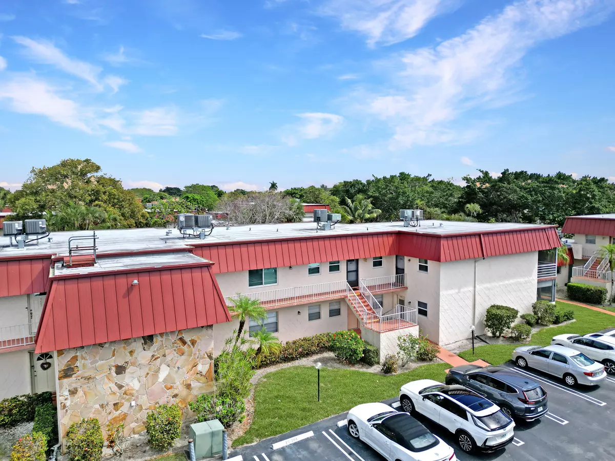 Royal Palm Beach, FL 33411,12022 W Greenway 206 DR 206