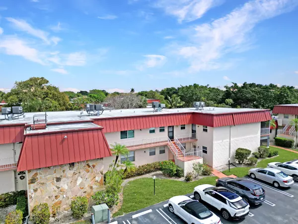 Royal Palm Beach, FL 33411,12022 W Greenway 206 DR 206