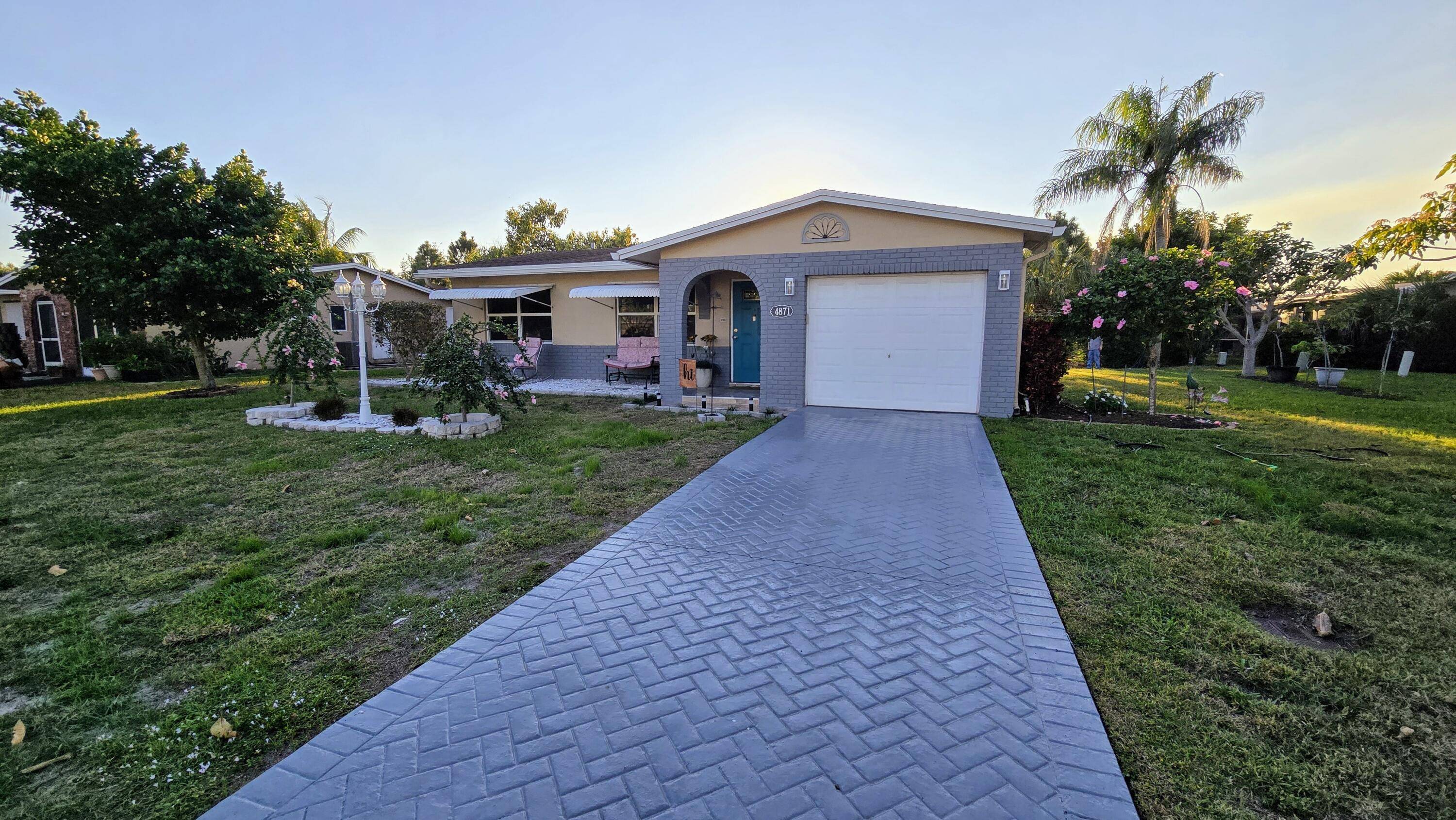 4871 NW 13th AVE, Deerfield Beach, FL 33064