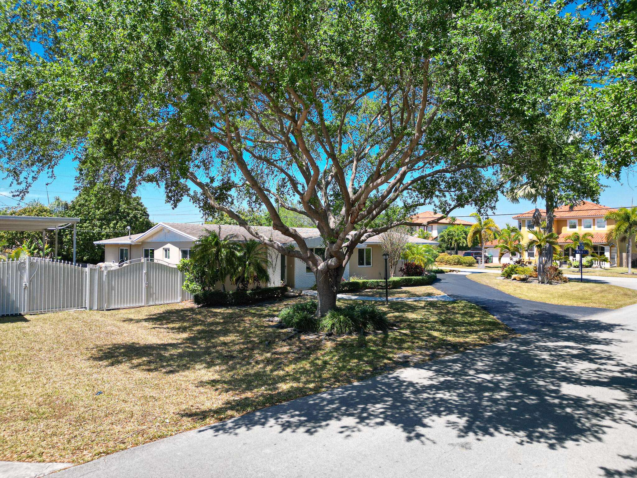 Palmetto Bay, FL 33157,17400 SW 92nd CT