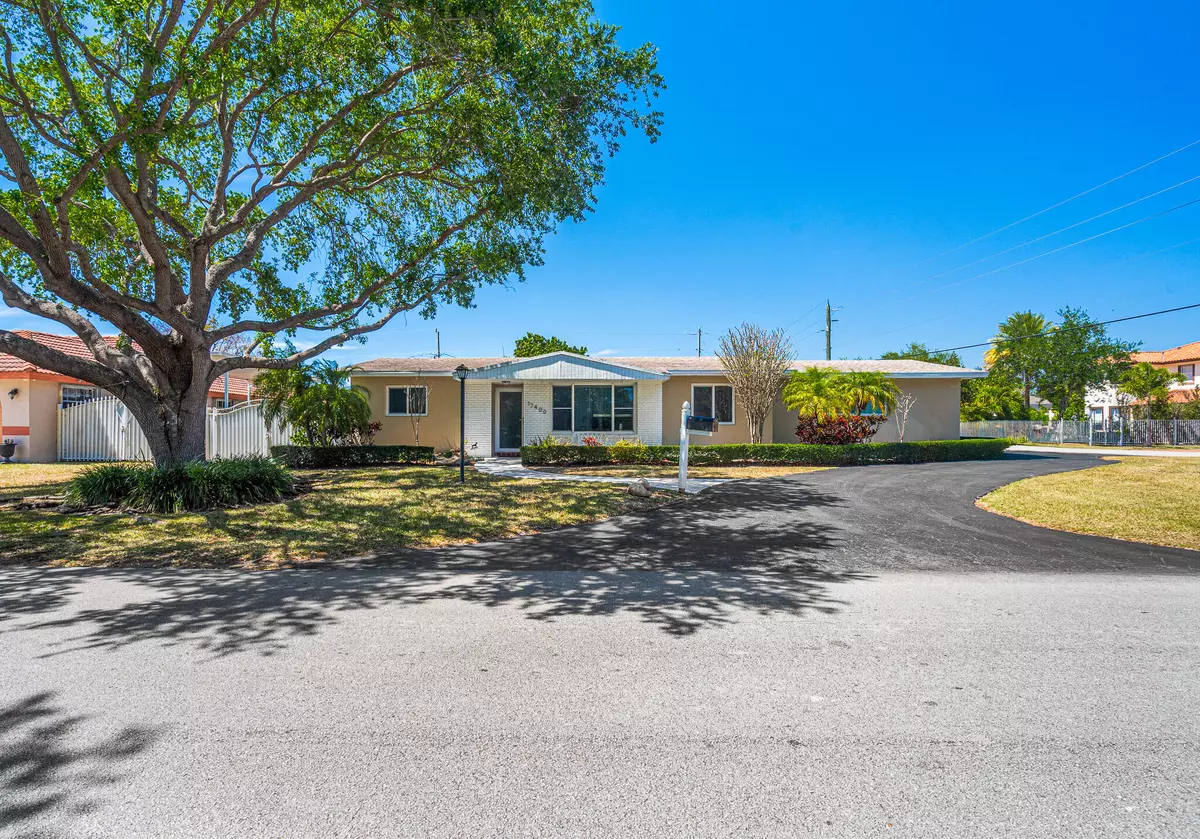 Palmetto Bay, FL 33157,17400 SW 92nd CT