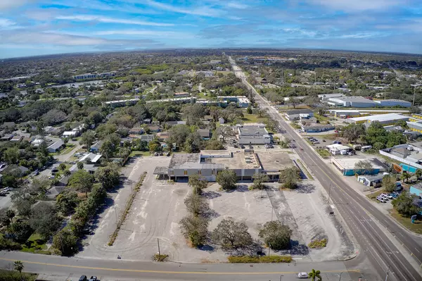 Melbourne, FL 32935,1052 Cypress AVE