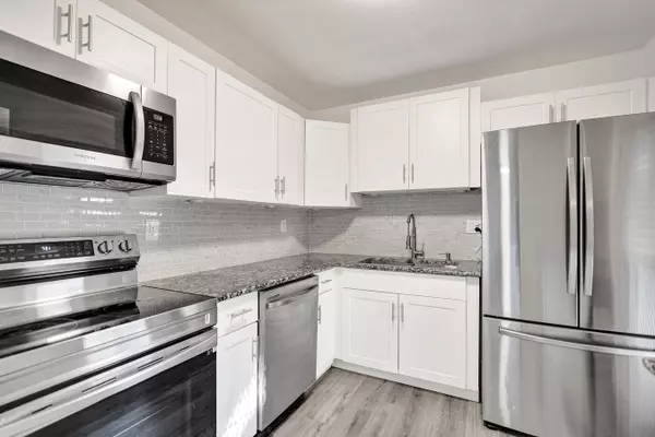 Lantana, FL 33462,300 S Waterway DR 205