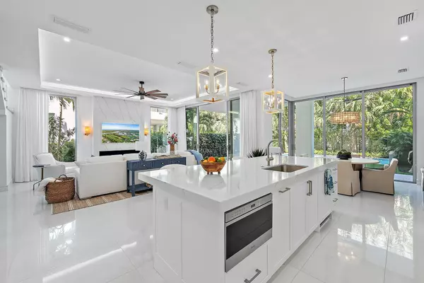 Juno Beach, FL 33408,419 Ocean One LN