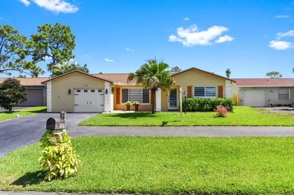 7267 Pine Manor DR, Lake Worth, FL 33467