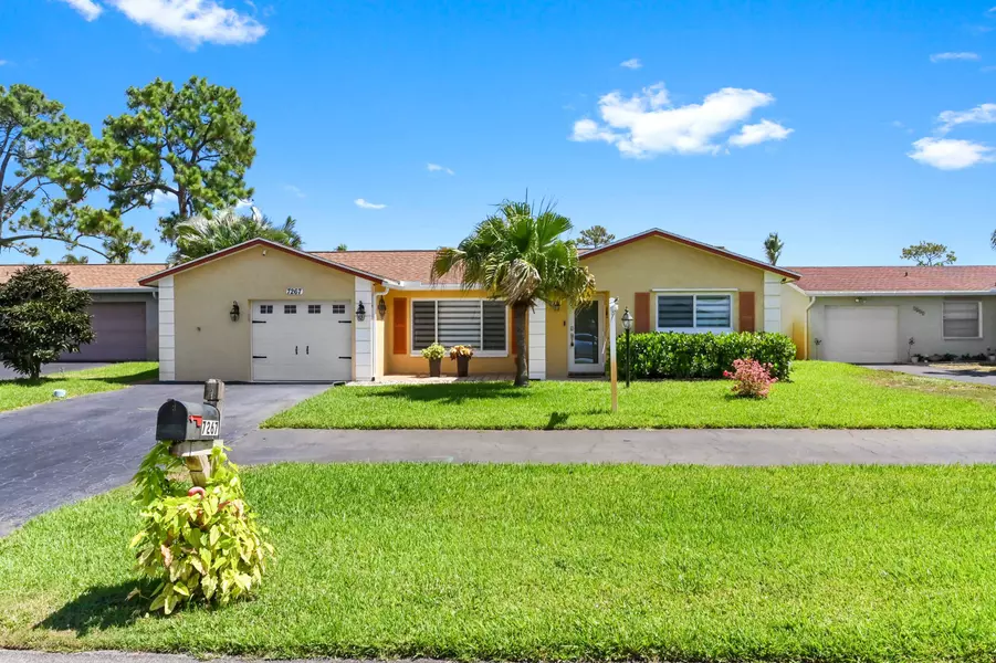 7267 Pine Manor DR, Lake Worth, FL 33467