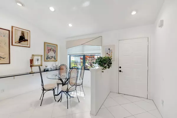 Boca Raton, FL 33496,8083 Greenbrook RD