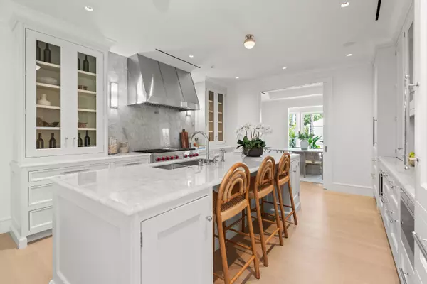 Palm Beach, FL 33480,200 Bahama LN