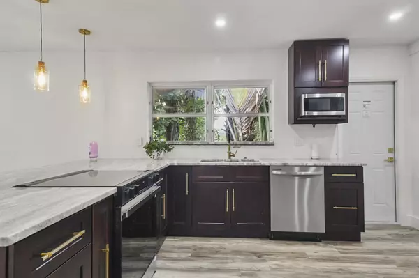 Lake Park, FL 33403,127 Greenbriar DR