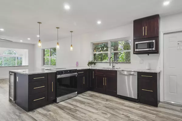 Lake Park, FL 33403,127 Greenbriar DR