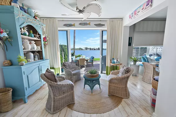 Hypoluxo, FL 33462,134 Las Brisas CIR