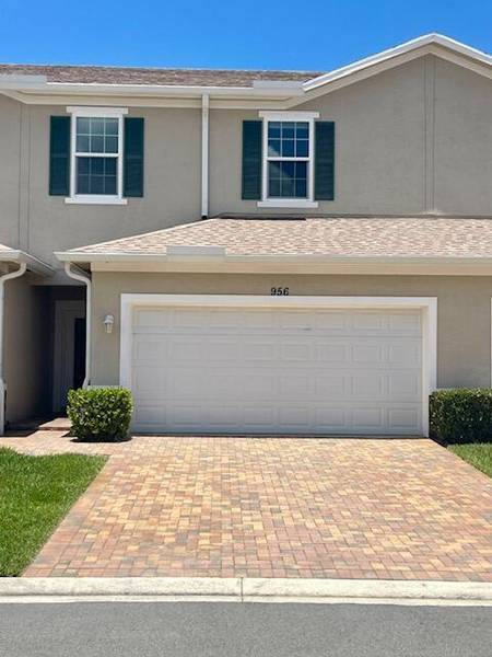 956 NE Trailside RUN, Port Saint Lucie, FL 34983