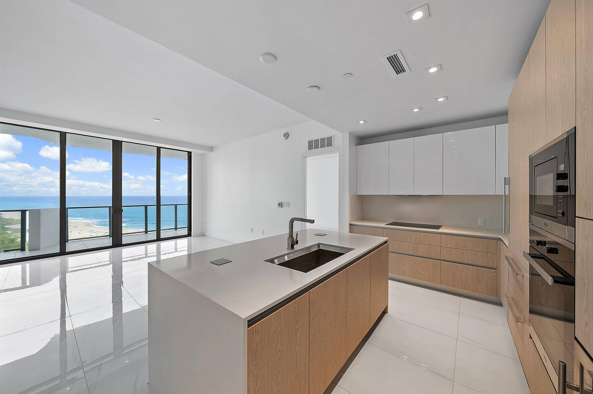 Singer Island, FL 33404,3100 N Ocean DR H1502