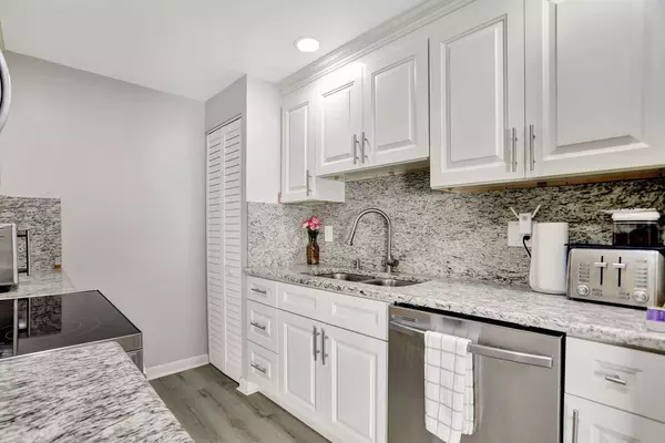Deerfield Beach, FL 33442,1052 E Harwood