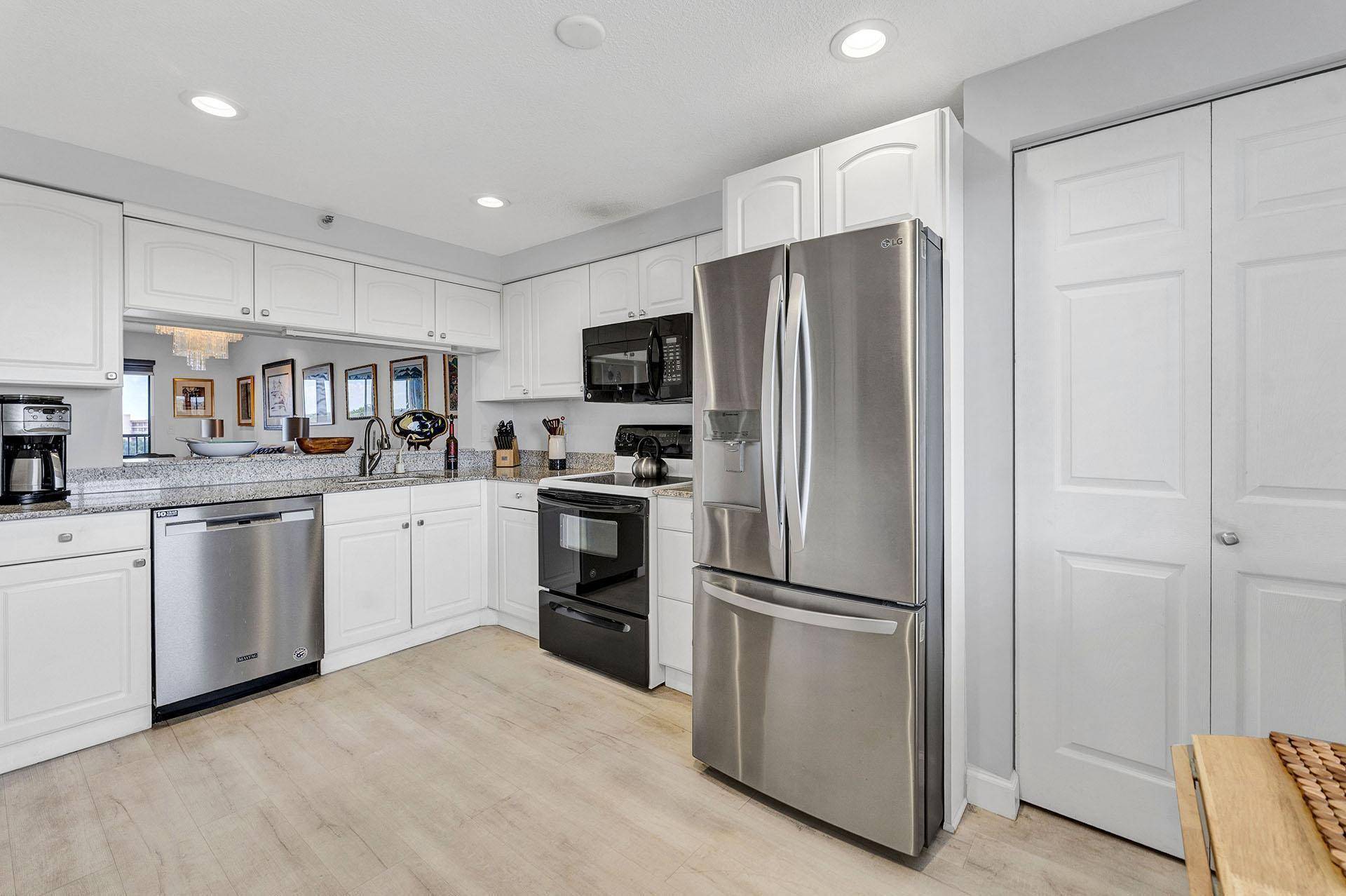 Delray Beach, FL 33446,14475 Strathmore LN 703