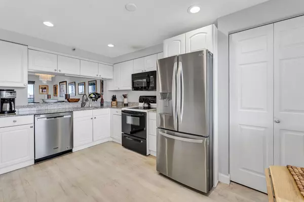 Delray Beach, FL 33446,14475 Strathmore LN 703