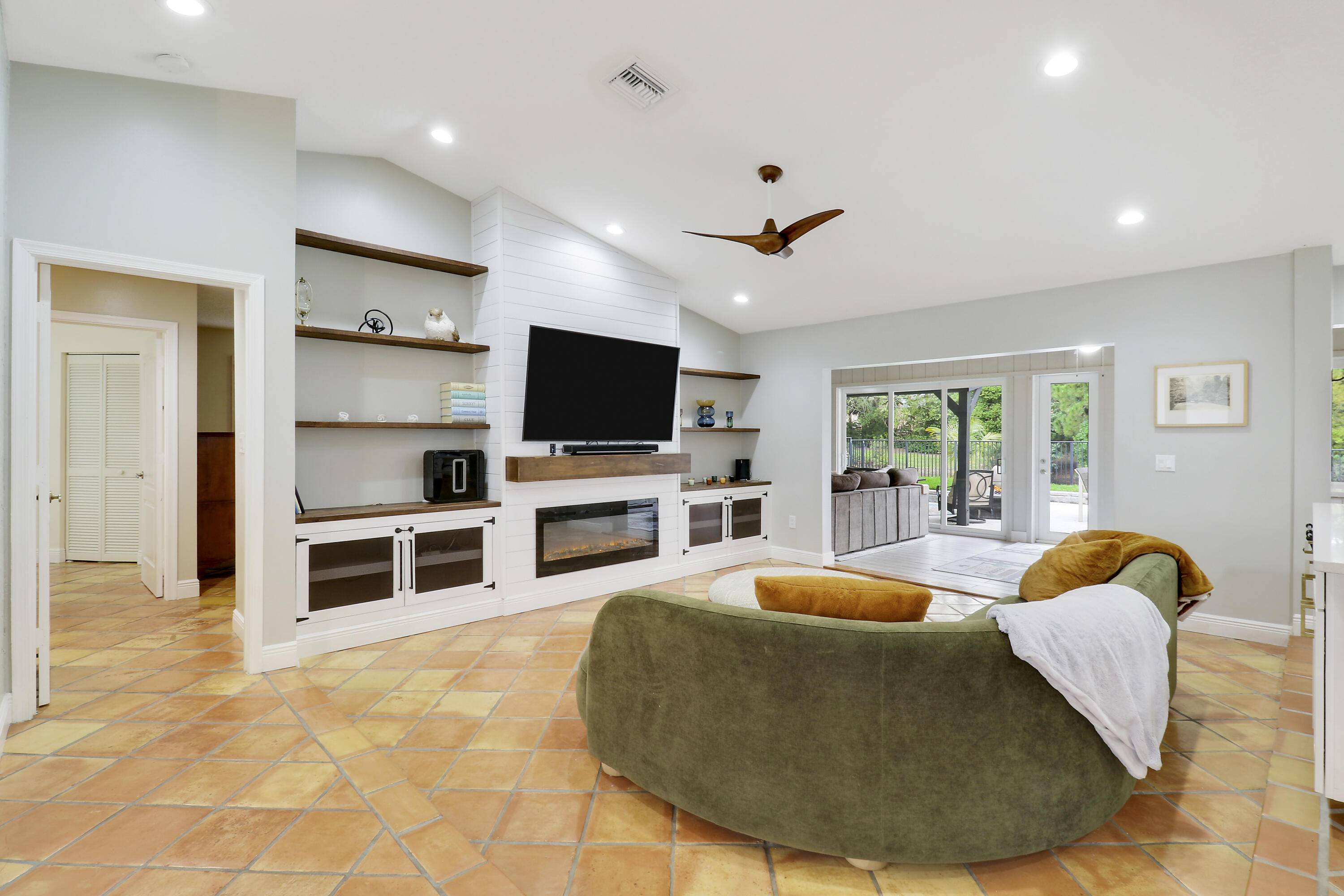 Jupiter, FL 33458,18169 Lake Bend DR