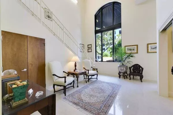 West Palm Beach, FL 33401,701 S Olive AVE 117