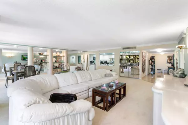 West Palm Beach, FL 33401,2480 Presidential WAY 204