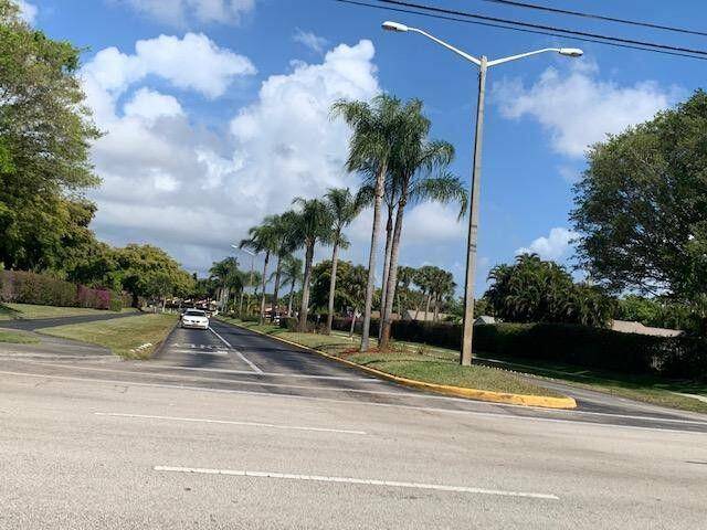 West Palm Beach, FL 33409,1111 Green Pine BLVD D2