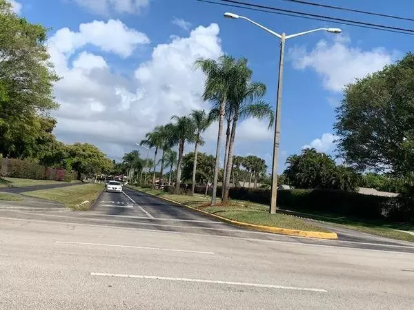 West Palm Beach, FL 33409,1111 Green Pine BLVD D2