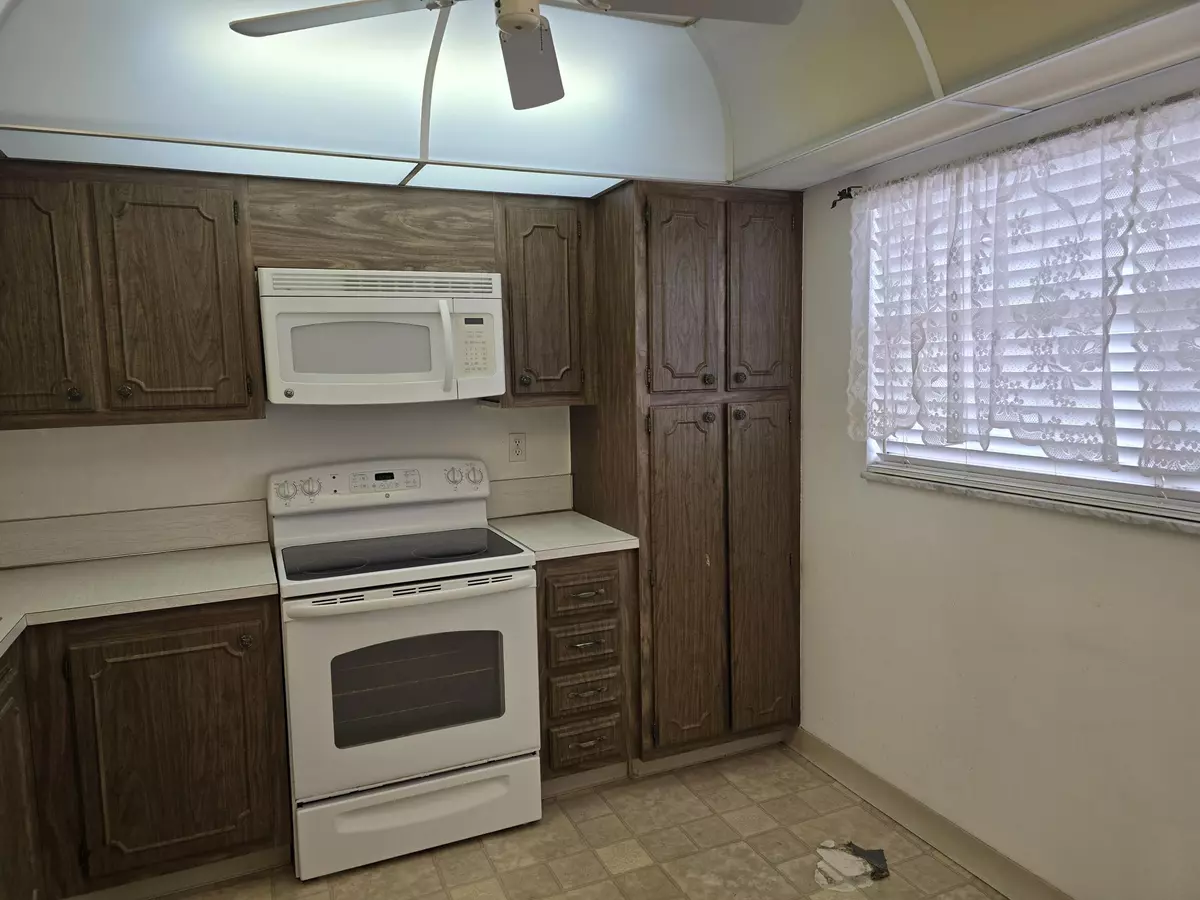 Lake Worth, FL 33467,3590 Via Poinciana 509