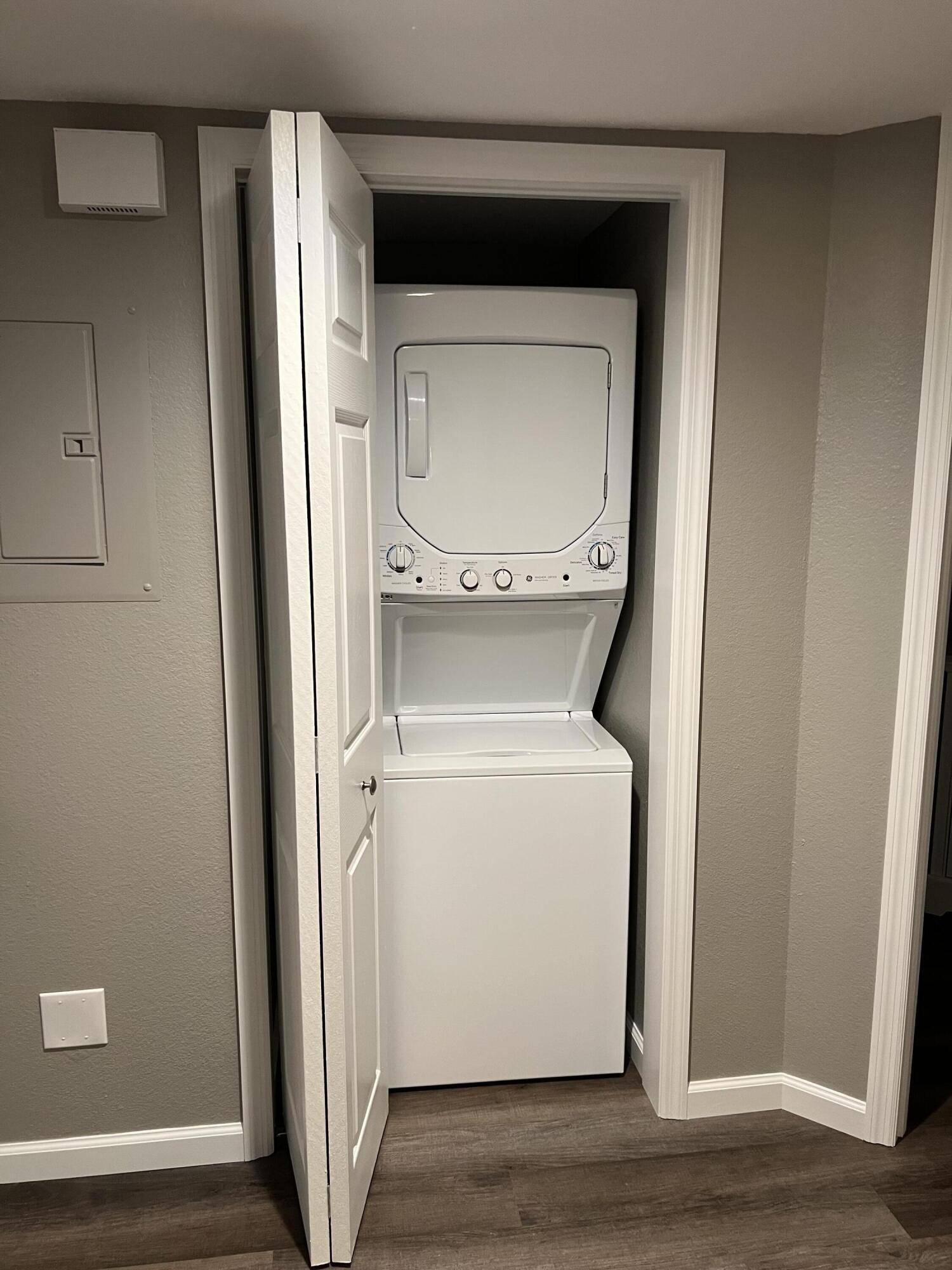 Port Saint Lucie, FL 34952,1548 SE Royal Green CIR 105