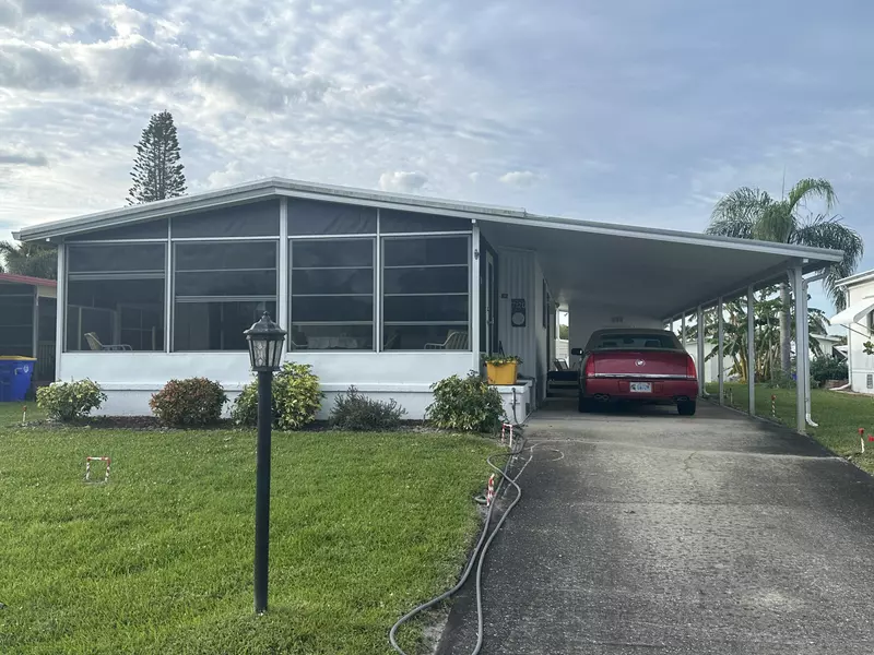 7120 SE Bluebird CIR, Hobe Sound, FL 33455