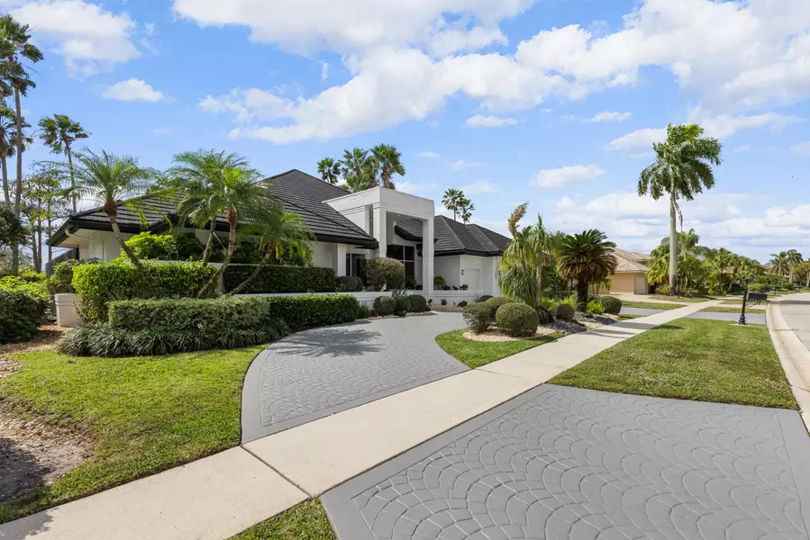 10483 SE Stonebridge BLVD, Boca Raton, FL 33498