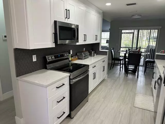 West Palm Beach, FL 33406,1527 Woodbridge Lakes CIR