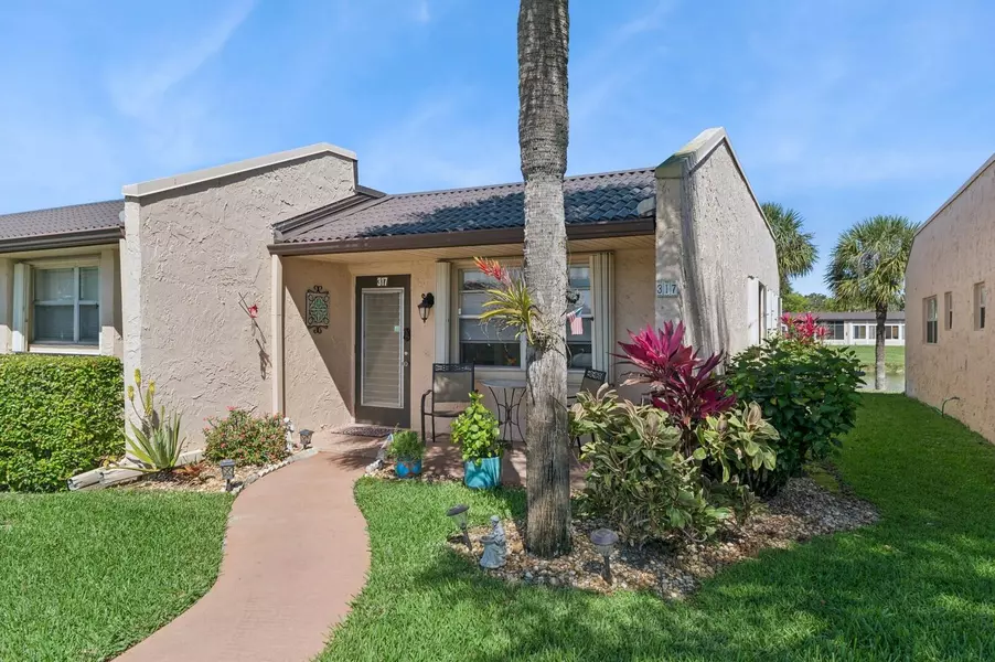 317 Golden River DR, West Palm Beach, FL 33411