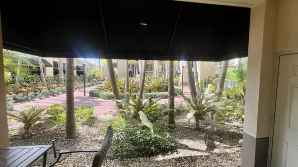 Palm Beach Gardens, FL 33418,4905 Midtown LN 2106