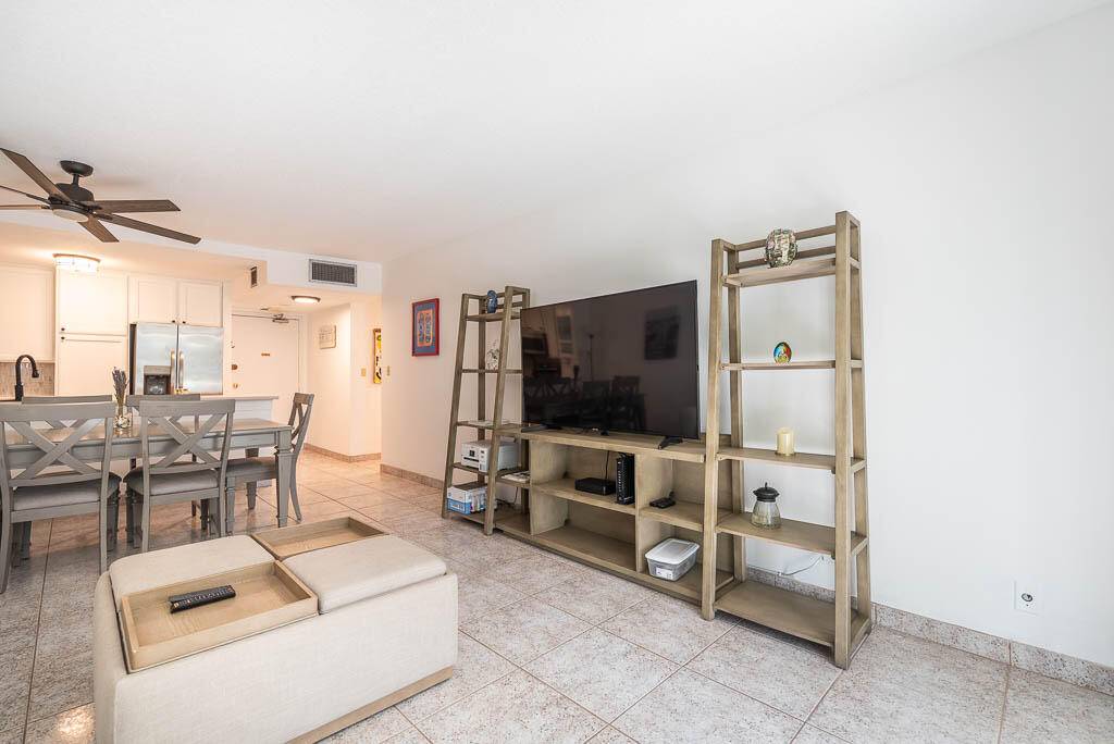 South Palm Beach, FL 33480,3540 S Ocean BLVD 111