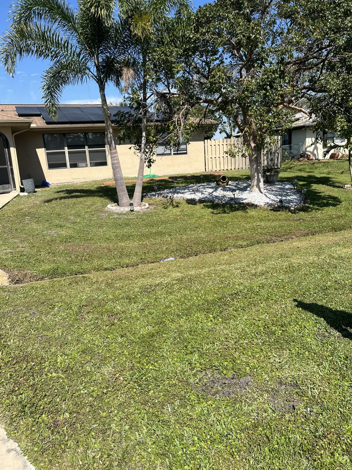 Port Saint Lucie, FL 34983,567 SE Marydale TER