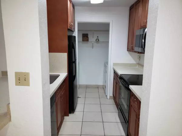 Coral Springs, FL 33071,755 Riverside DR 1314