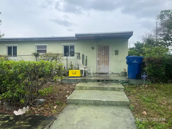 Riviera Beach, FL 33404,1260 W 10th ST