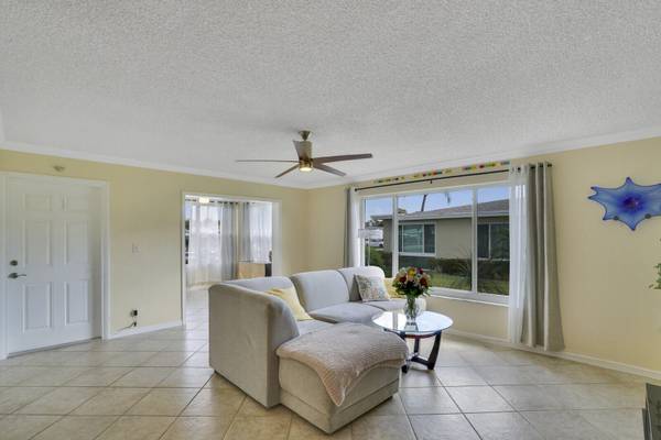 Delray Beach, FL 33445,202 W High Point TER A