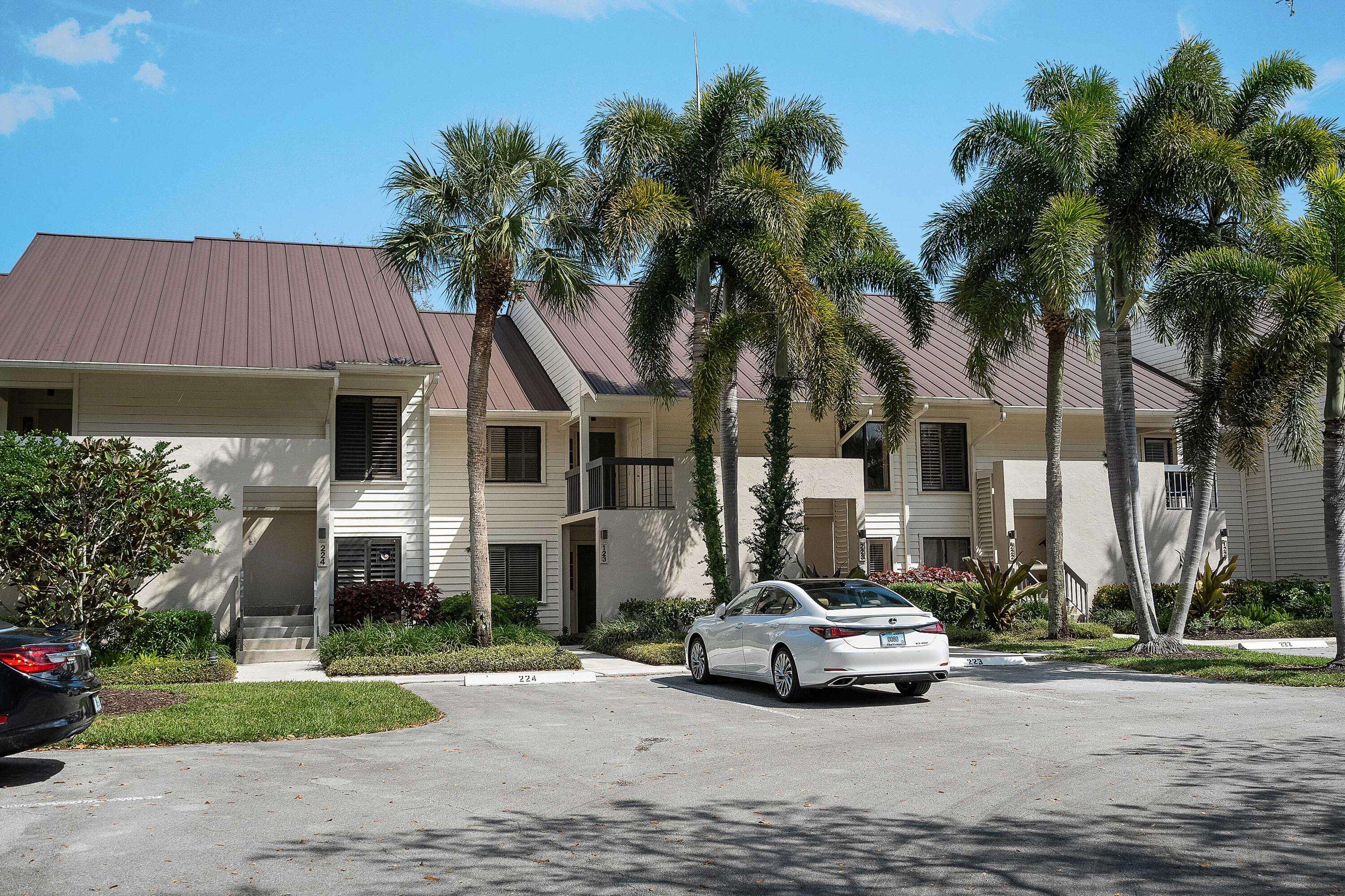 6403 SE Brandywine CT 223, Stuart, FL 34997