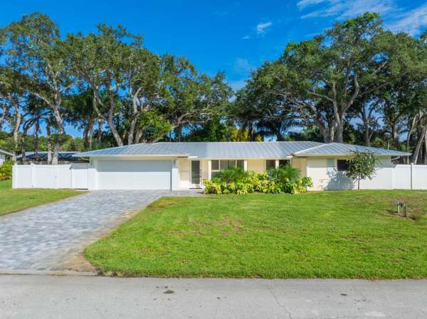 3060 10th CT, Vero Beach, FL 32960